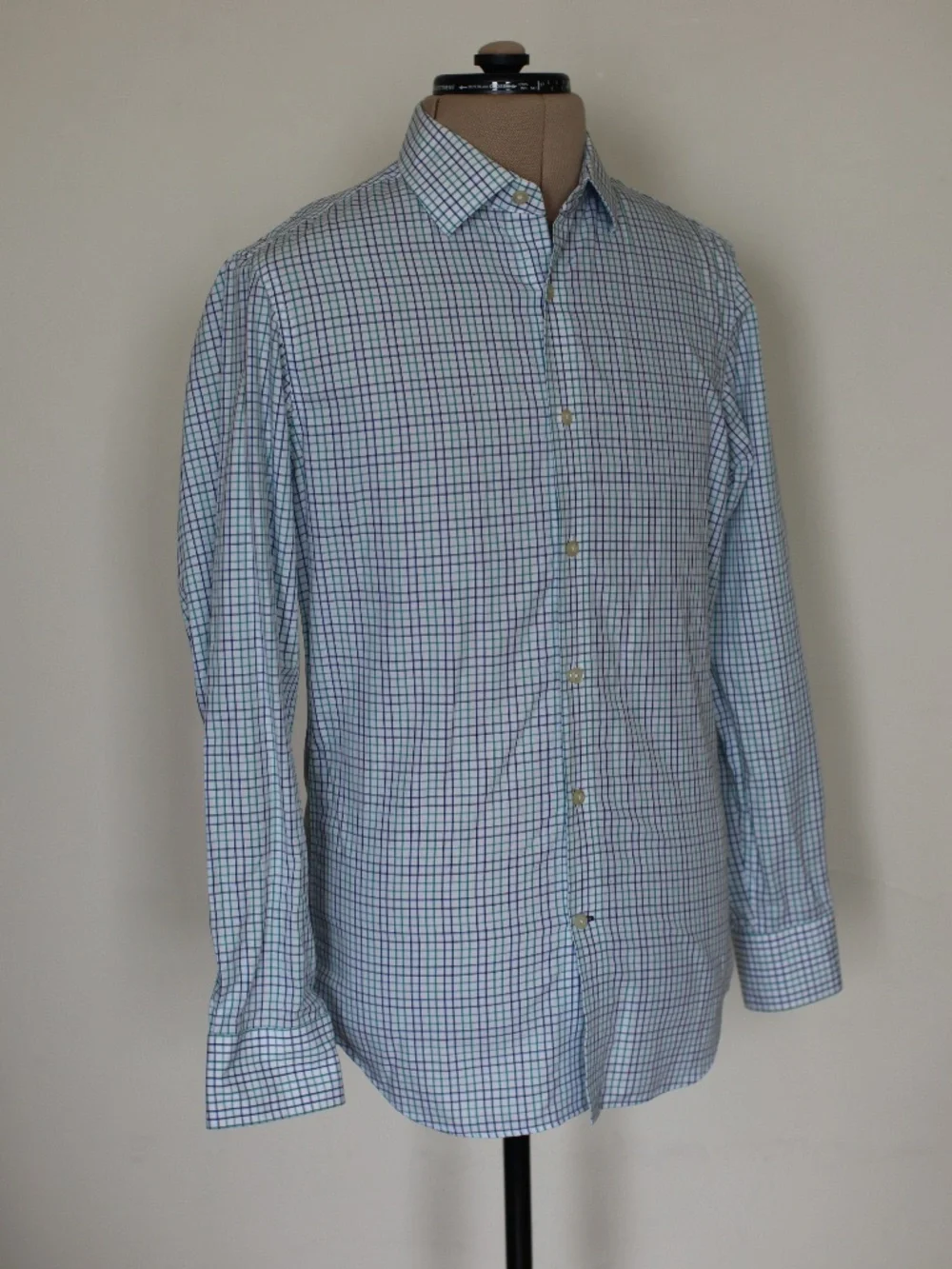 Stylish Vintage Banana Republic Summer Shirt with a Slim Fit